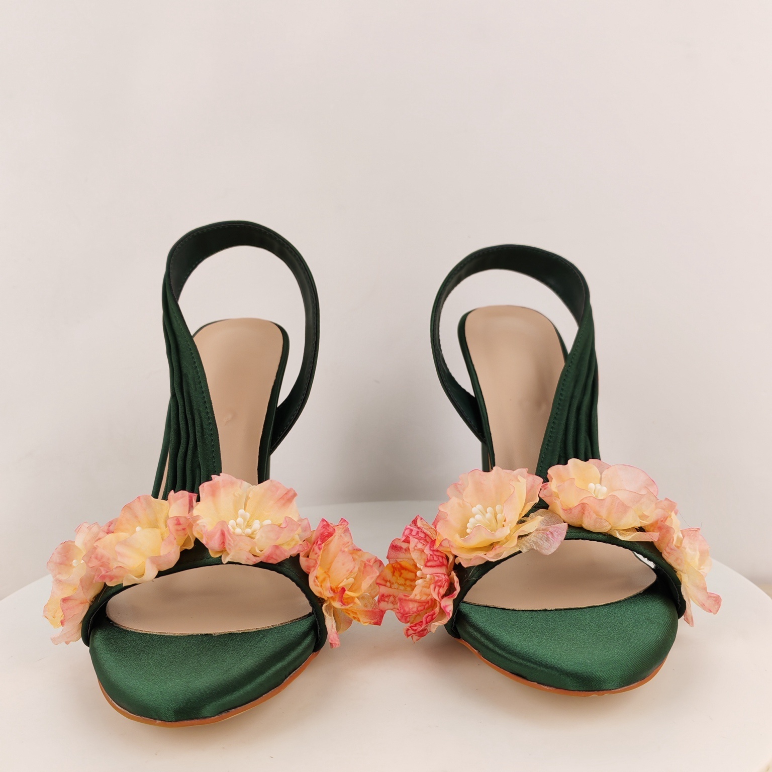 Sandalias de tacón de bloque c - Slip Dress Satin reseña y precio